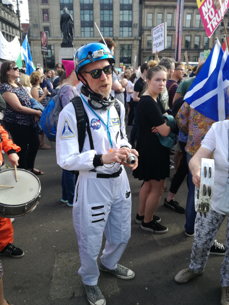 Illustration for article titled Scottish anti-Trump photo dump (long and comprehensive!)